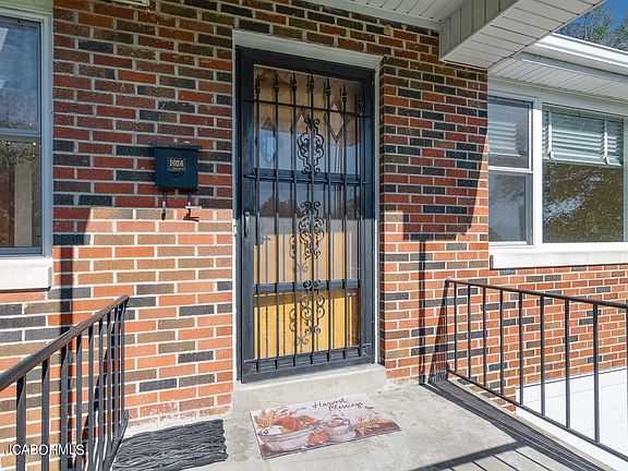 5th image of 1026 Holly Dr