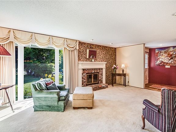 4th image of 1918 168th Ave NE