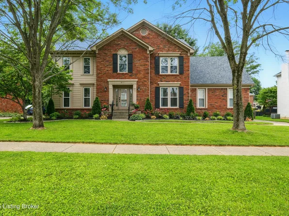 811 Foxfire Dr, Louisville, KY 40223