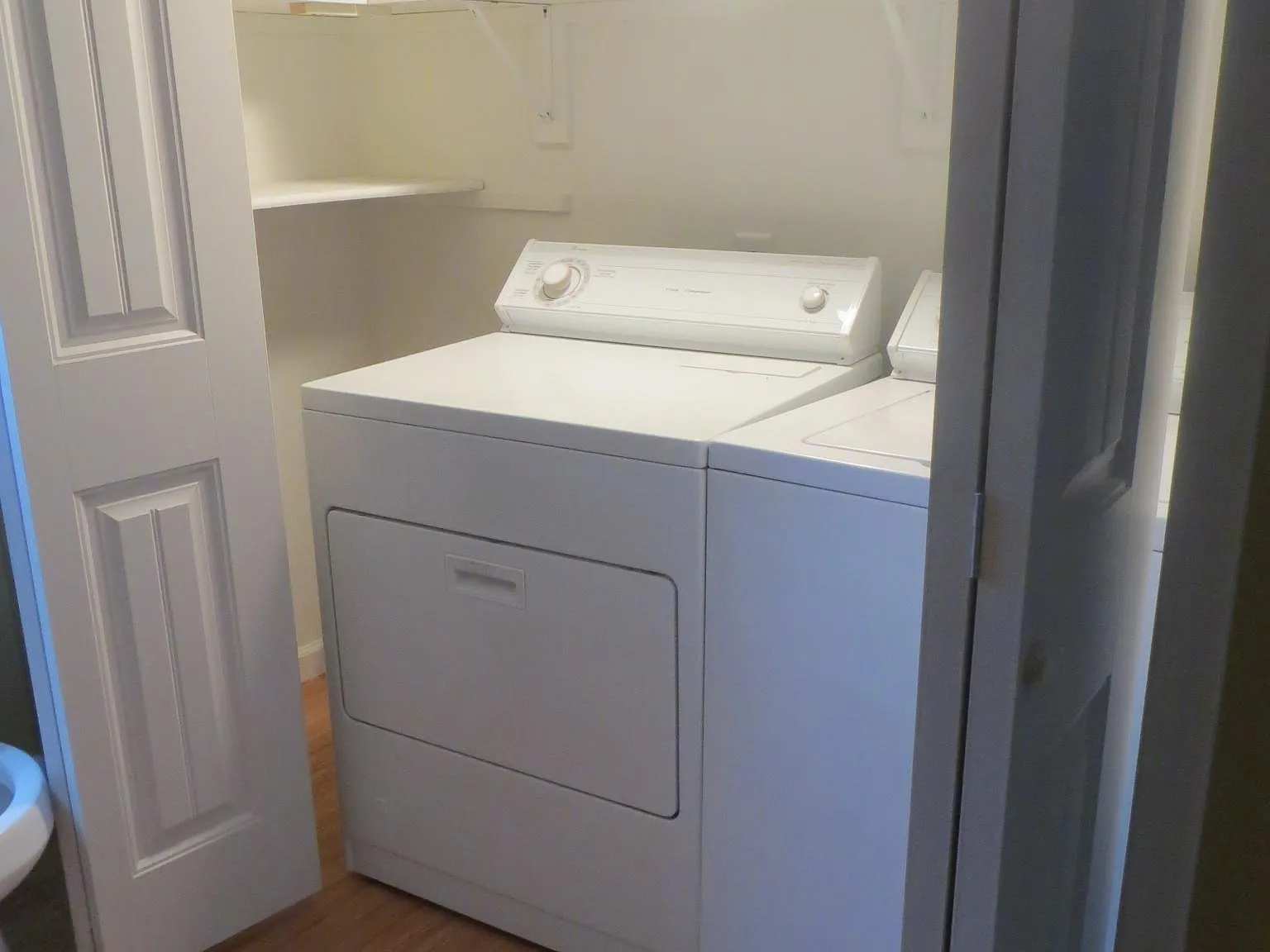 2 bed, 800 sqft, $1,200 — Photo 2