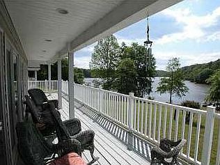 4th image of 8099 Beachwood Dr