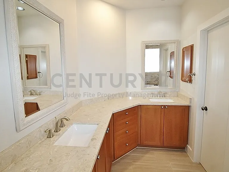 4830 Cedar Springs Rd #13 — Photo 12