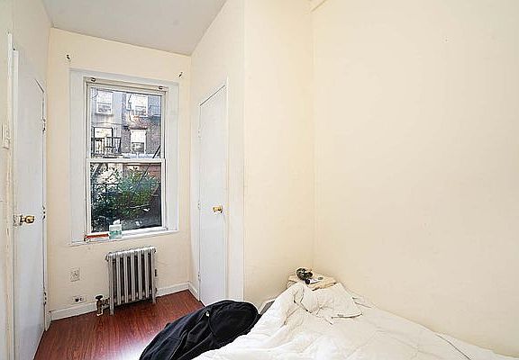 4th image of 236 E 3rd St #2C