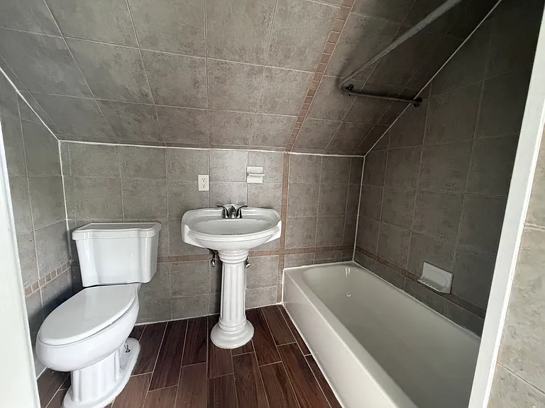 176 Scheerer Ave #3L — Photo 5