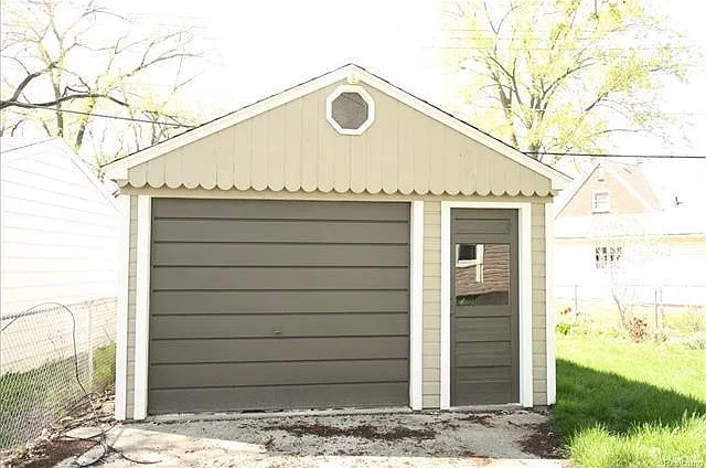 3 bed, 990 sqft, $1,450 — Photo 2