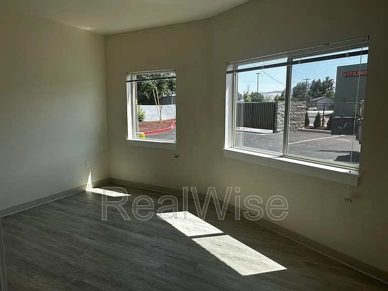 1935 Table Rock Rd #10 — Photo 12