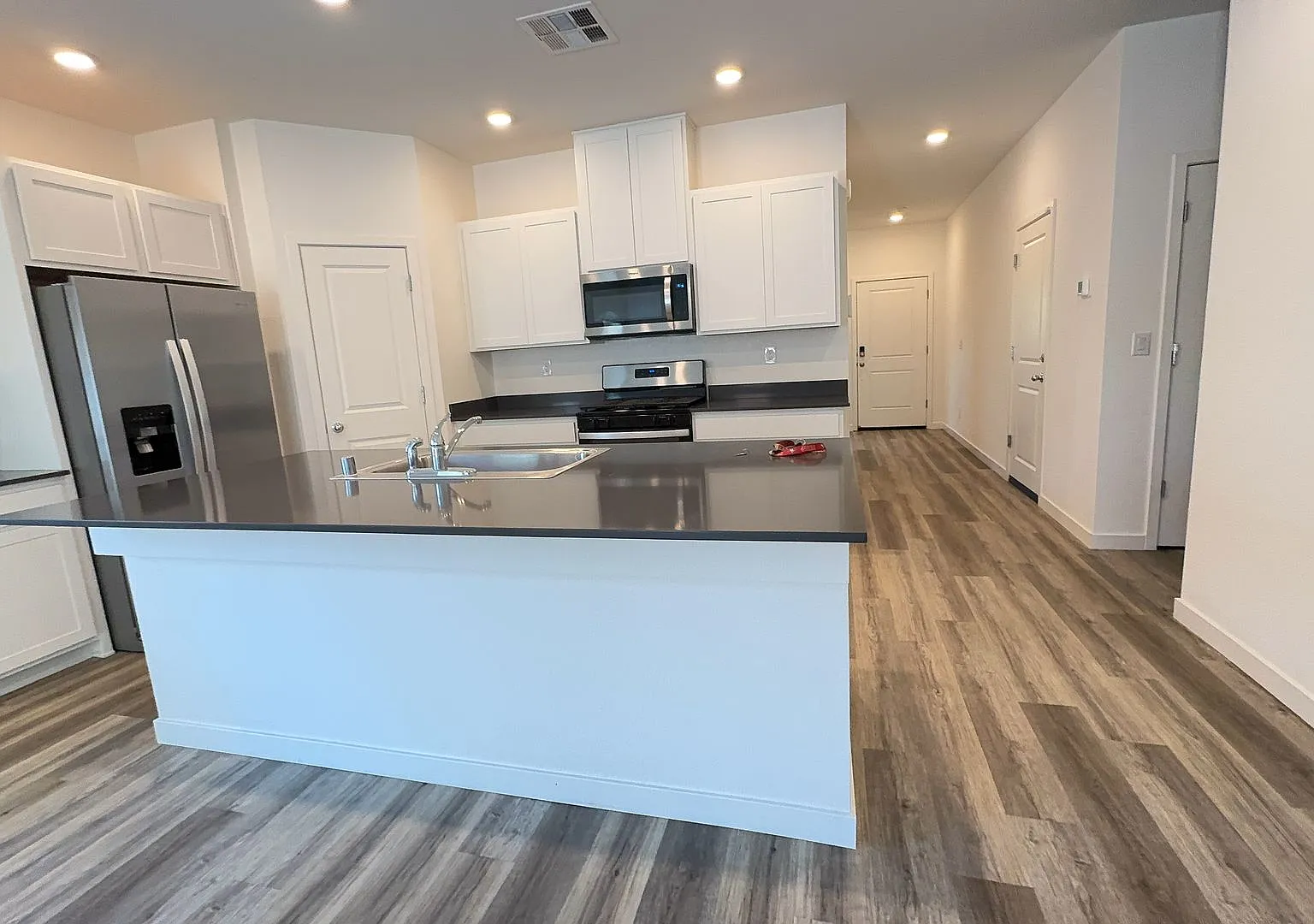 4 bed, 1825 sqft, $2,600 — Photo 2