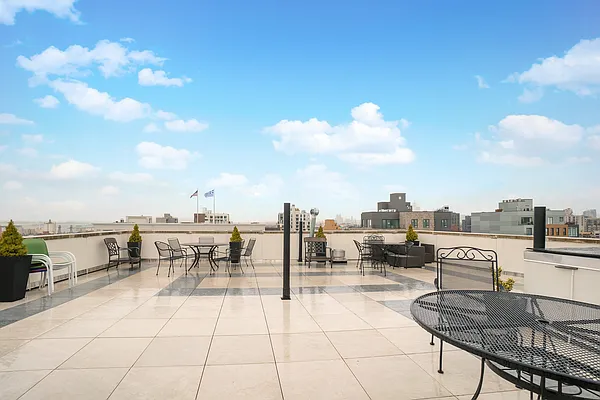 Rented by Compass | media 25