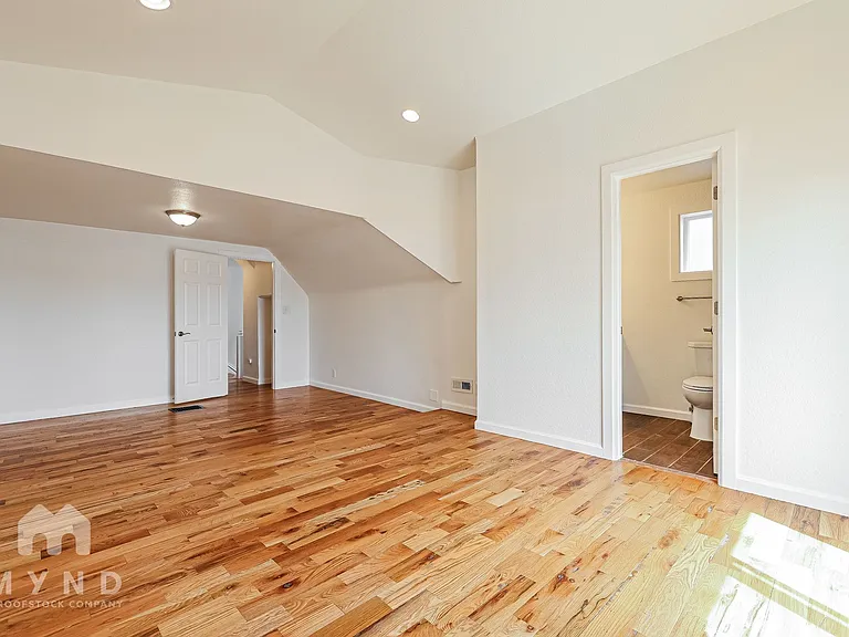 2426 S Acoma St — Photo 10