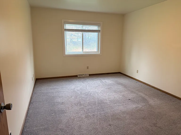1202 N High Point Rd — Photo 6