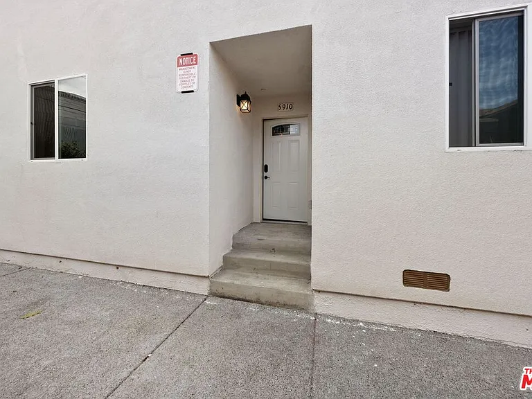 5912 S Flower St — Photo 5