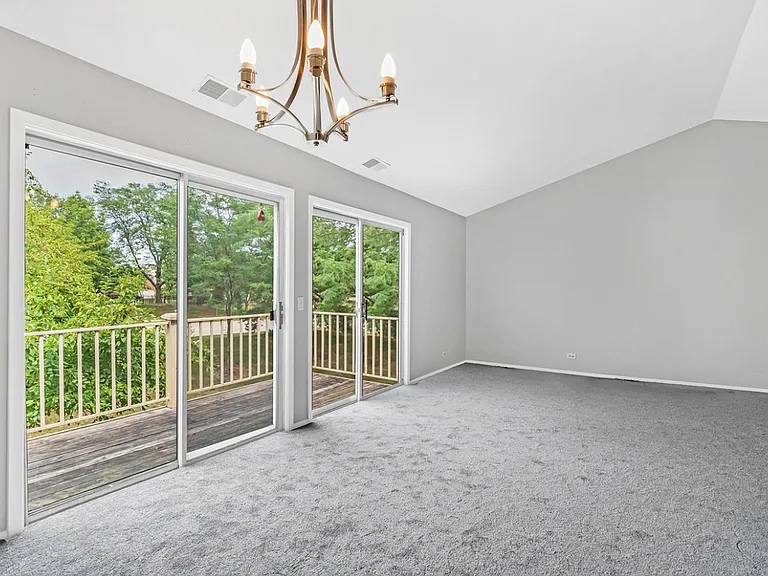 166 Stirling Ln #V2 — Photo 2