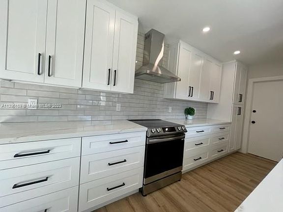 5th image of 17051 SW 85th Ave