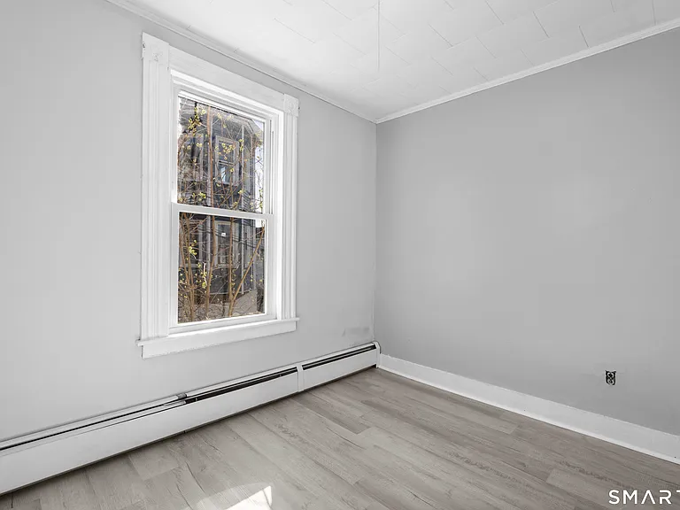 48 Anderson St — Photo 9