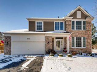 100 Augusta Ln, Cary, IL 60013