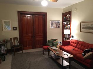 714 N Linn St APT B, Iowa City, IA
