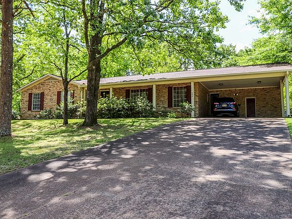 2nd image of 240 Saint Andrews Cir