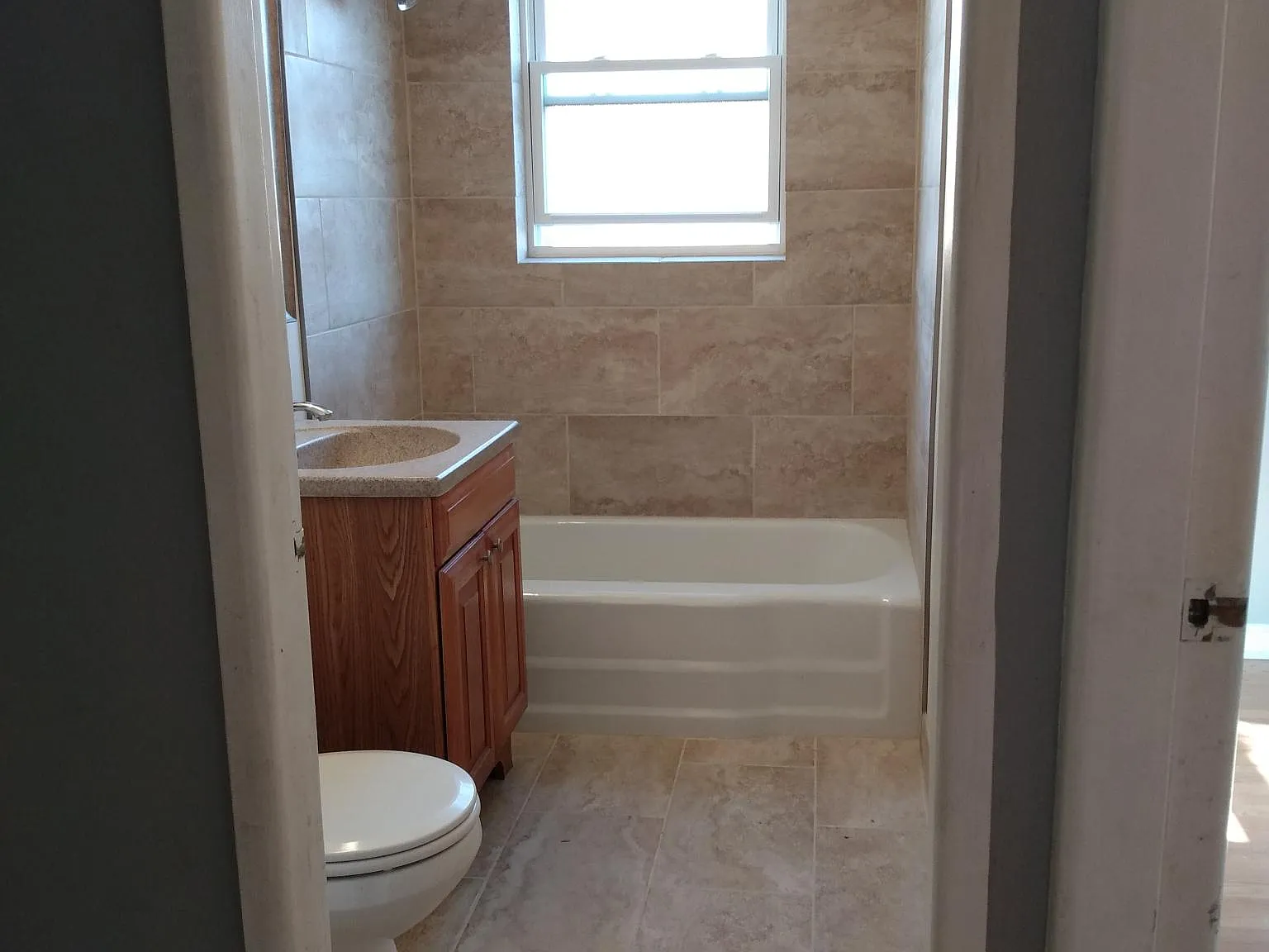 2 bed, 1.5 bath, 1200 sqft, $2,700 — Photo 3