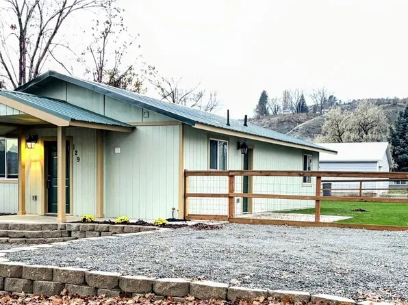 129 Cedar Street N, Omak, WA 98841