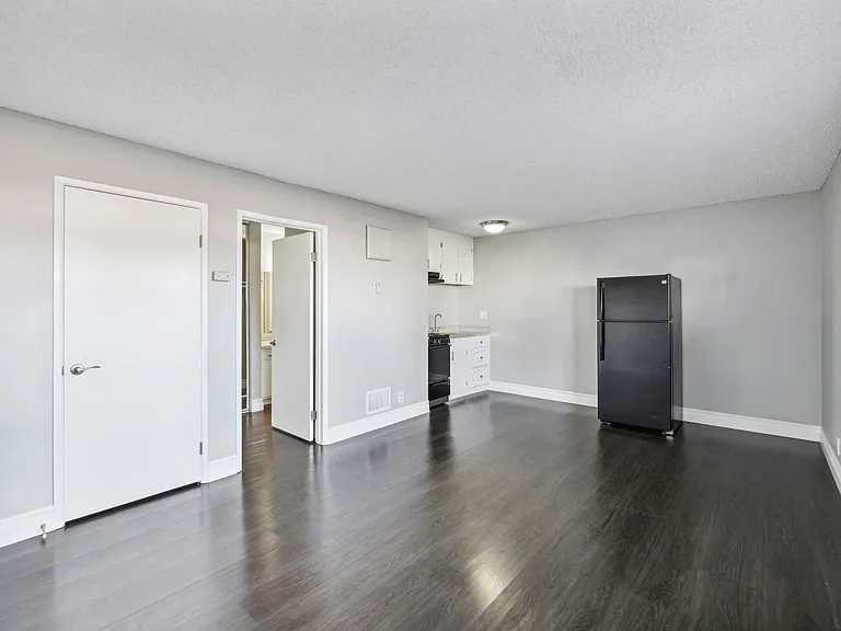 Metro Park Apartments - San Leandro — Photo 17