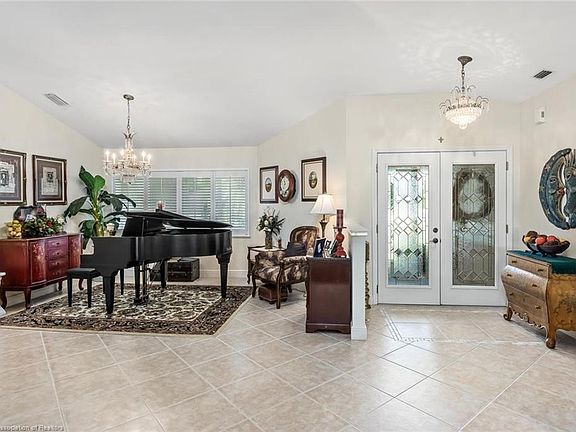 3rd image of 7 Somerset Ct