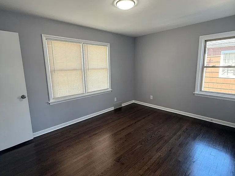 18343 Oakwood Ave — Photo 10
