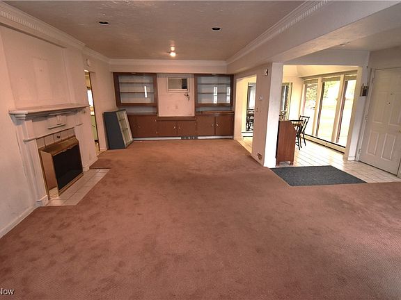 5th image of 26301 Oriole Ave