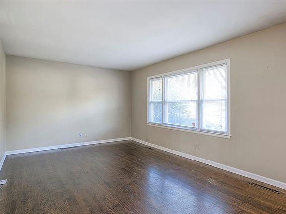 3rd image of 9705 Belmont Ave