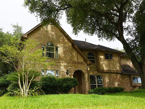 3rd image of 15179 Diana Ln