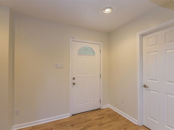 5th image of 11209 Brushy Glen Dr