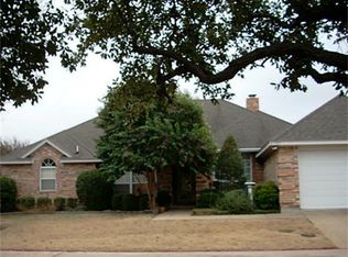 6701 Bellaire Country Pl, Benbrook, TX 76132