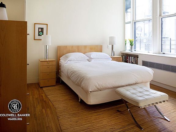 5th image of 2 E 80th St APT 2