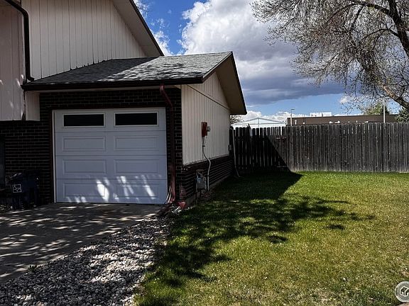 2nd image of 904 Red Fir Pl