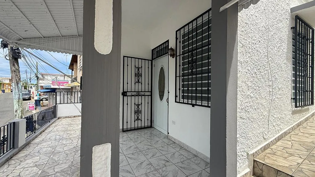 2 bed, 1.0 bath, 550 sqft, $700 — Photo 1