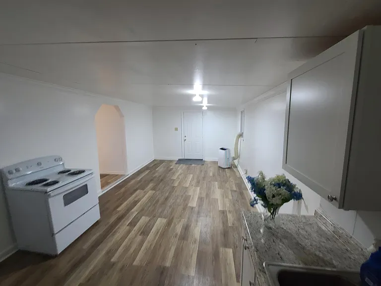 505 Leblanc St — Photo 13