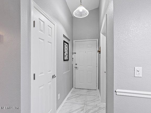 5th image of 13810 SUTTON PARK Drive N #437