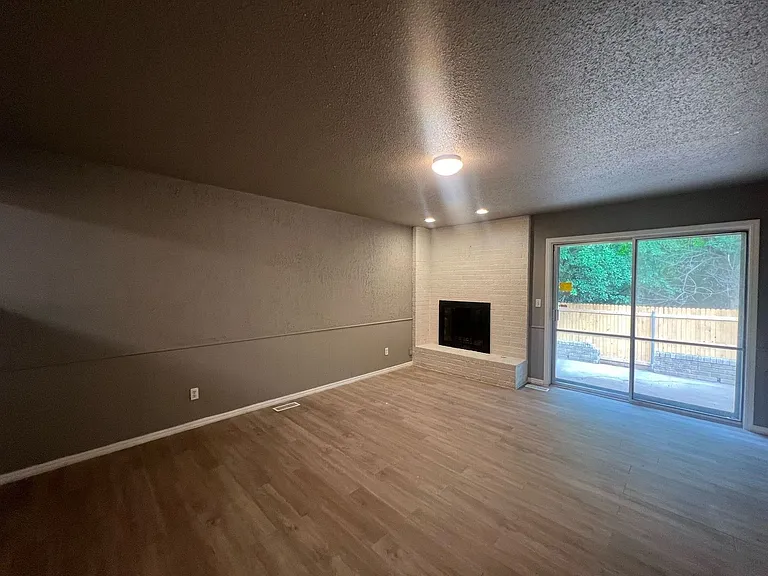 503 Turtle Creek Dr — Photo 2