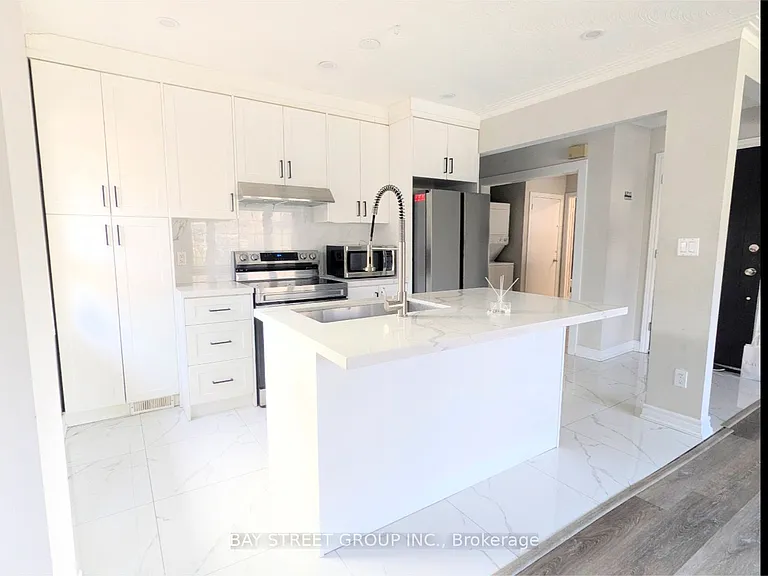 8 Storey Cres #MAIN — Photo 7