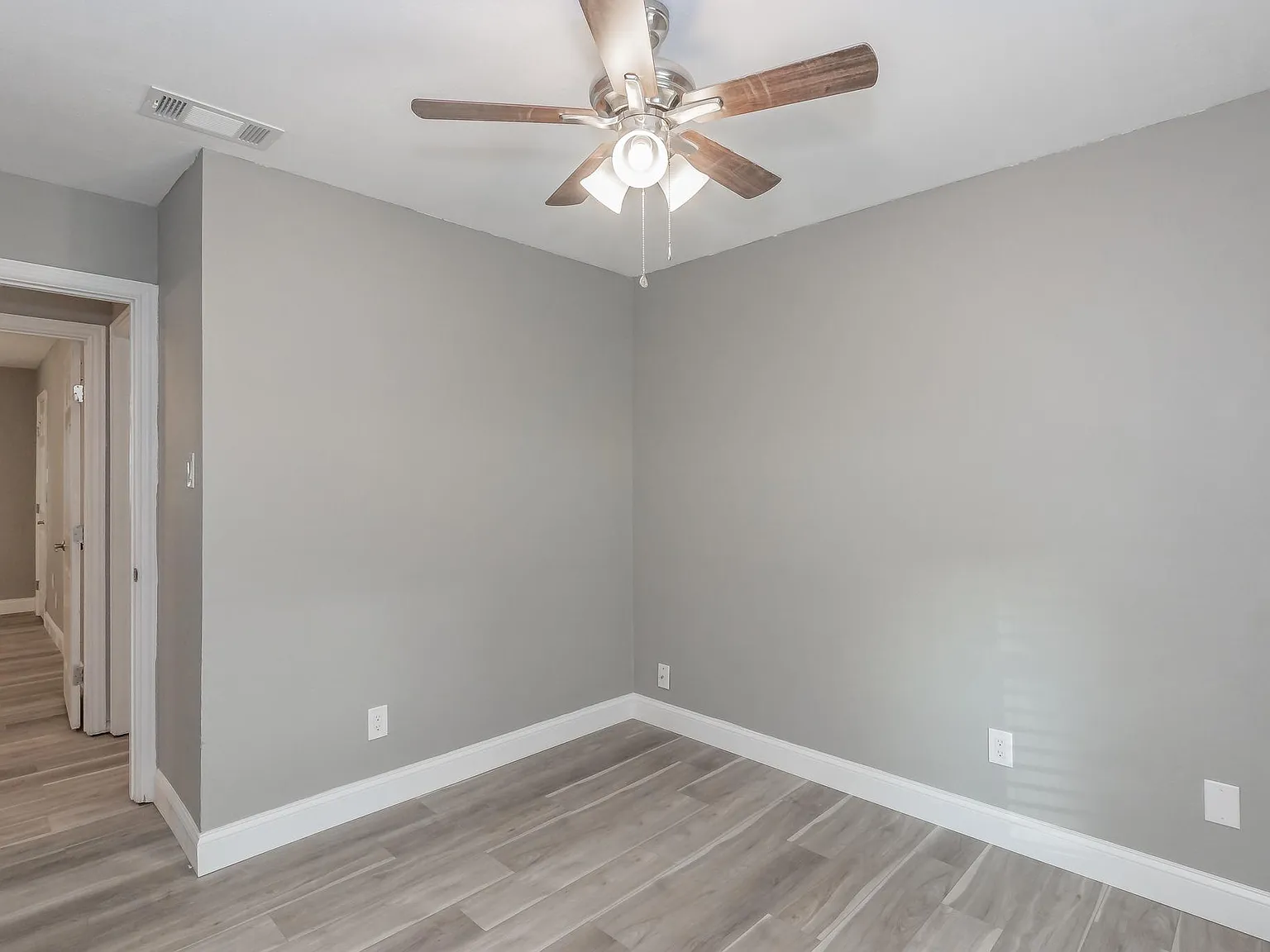 3 bed, 1360 sqft, $2,175 — Photo 4