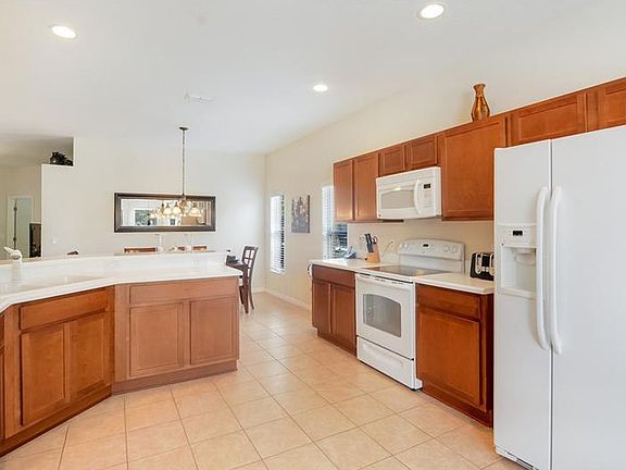 3rd image of 170 Essex Pl
