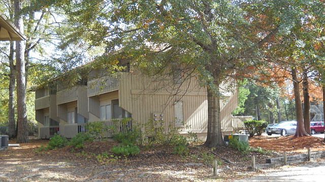 2nd image of 2082 Seacliff Dr N #2082