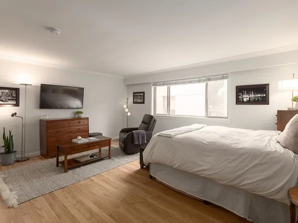 1940 Barclay St #109, Vancouver, BC V6G 1L3