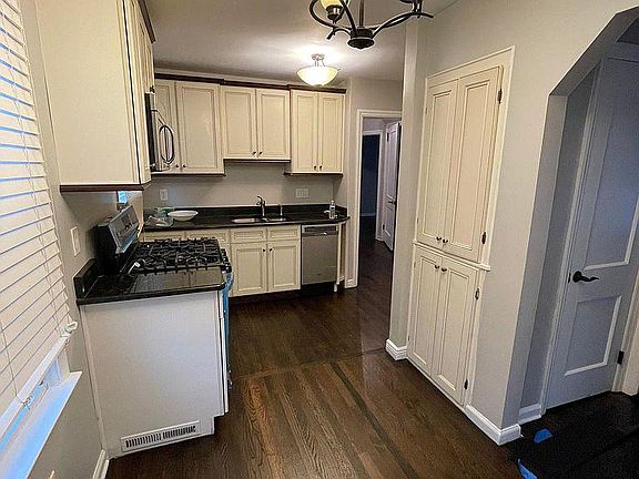 2nd image of 24806 New York St