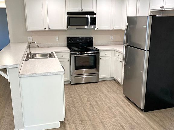 4th image of 2307 O St NE APT B