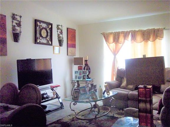 5th image of 2432 Venice Ave N