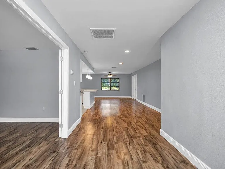 13540 Sedgwick Ave — Photo 17