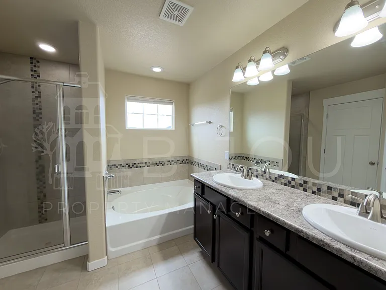 7356 Big Prairie Ct — Photo 10