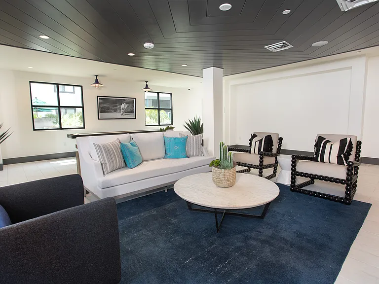 Lakeside Drive Apartments — Photo 30