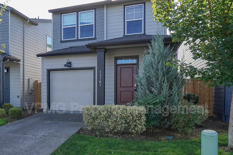 3 bed, 2.5 bath, 1492 sqft, $2,495 — Photo 3