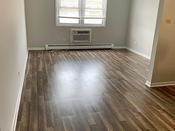 2nd image of 5641 Edge Lake Dr APT 2E